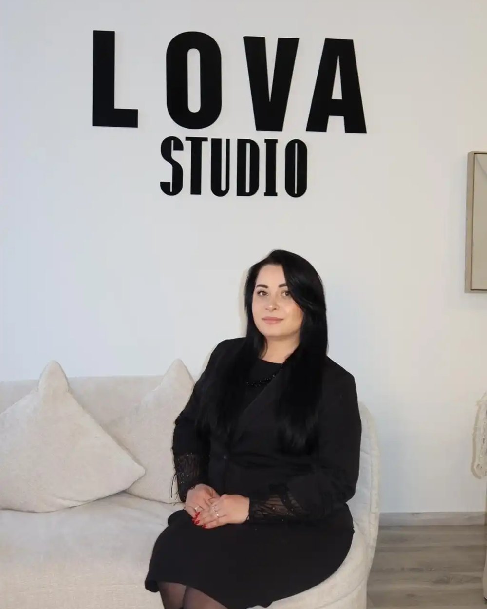 Tanja, Nageldesignerin im LOVA STUDIO